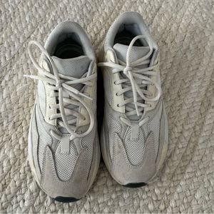 YEEZYS. SIZE 7. sneakers. Used. Some wear and tear.